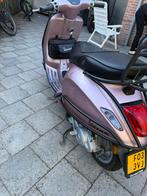 Roze vespa!!, Fietsen en Brommers, Ophalen, Overige modellen, Maximaal 45 km/u, Zo goed als nieuw