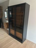 Woood James Vitrinekast Zwart/Walnoot, Huis en Inrichting, Ophalen, Gebruikt, 100 tot 150 cm, 200 cm of meer