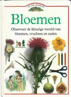 Bloemen – Observeer de kleurige wereld van bloemen, Gelezen, Bloemen, Planten en Bomen, Ophalen of Verzenden, David Burnie