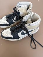 Nike Air - Maat 39 (valt klein), Ophalen of Verzenden, Gedragen, Zwart, Sneakers of Gympen
