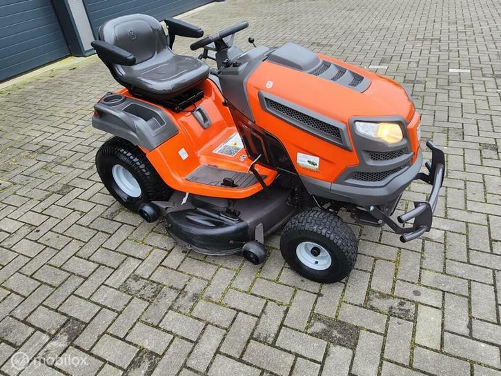 Zitmaaier husqvarna  2cilinder mulch  zijlosser, Tuin en Terras, Zitmaaiers, Zo goed als nieuw, Ophalen of Verzenden