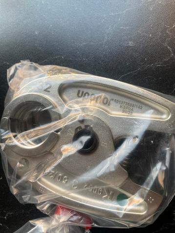 Nieuwe bekken Uponor Mini2 beschikbaar voor biedingen