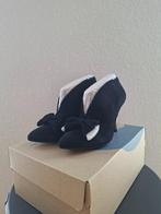 Clarks Azizi Isla dames zwart suede enkellaarsjes (maat: 38), Zwart, Lage of Enkellaarzen, Ophalen of Verzenden, Zo goed als nieuw