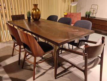 Dutchbone Tafel Class beschikbaar voor biedingen
