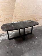 Prachtige kwartaiet salontafel, deens ovaal