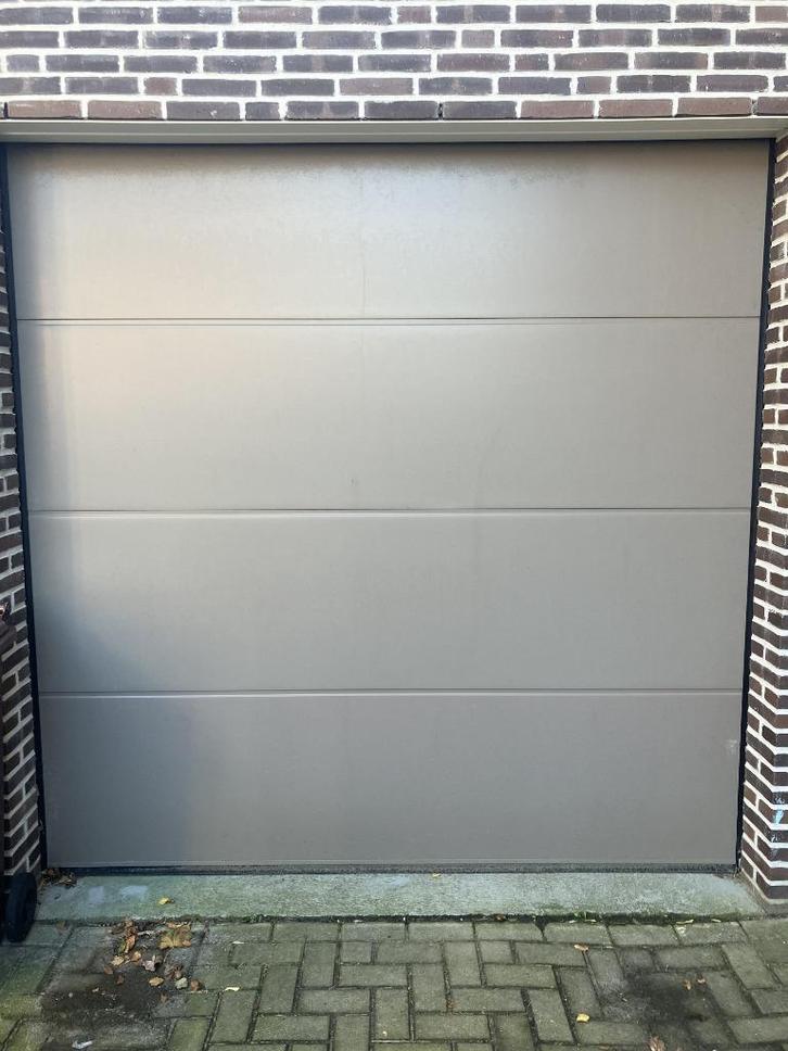 Elektrische garagedeur, Doe-het-zelf en Verbouw, Deuren en Horren, Gebruikt, Garagedeur, 215 cm of meer, 120 cm of meer, Kunststof