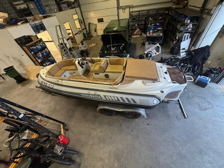 Novurania 500, Watersport en Boten, Speedboten, Zo goed als nieuw, 6 meter of meer, Benzine, 200 pk of meer, Polyester, Binnenboordmotor