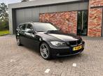 BMW 3-Serie 2.0 318 I Touring 2008 Zwart (nieuwe ketting), Auto's, BMW, Zwart, Zwart, Origineel Nederlands, Stationwagon