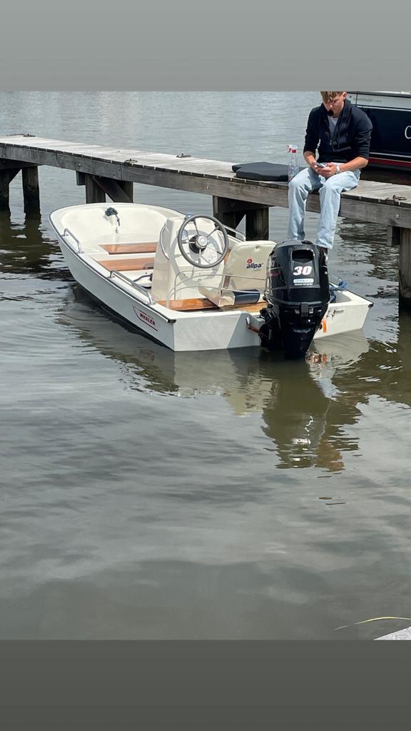 Boston whaler 11f, Watersport en Boten, Vis- en Consoleboten, Zo goed als nieuw, 10 tot 30 pk, 3 tot 6 meter, Benzine, Buitenboordmotor