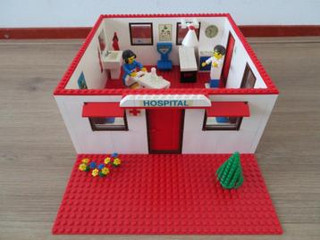 vintage LEGO 231 - ziekenhuis beschikbaar voor biedingen