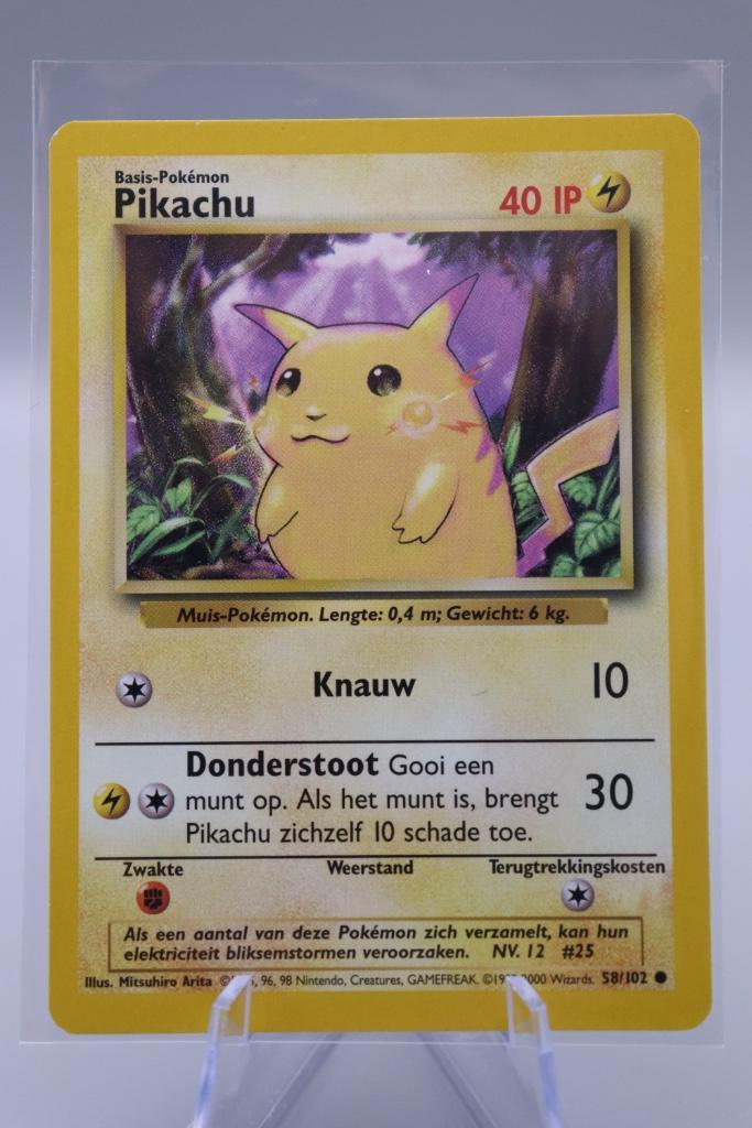 Pikachu 58/102 Base set, Hobby en Vrije tijd, Verzamelkaartspellen | Pokémon, Zo goed als nieuw, Losse kaart, Ophalen of Verzenden
