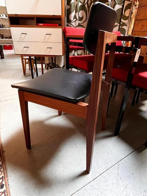 4) Een vintage / retro eetkamer stoel., Huis en Inrichting, Stoelen, Gebruikt, Eén, Hout, Ophalen