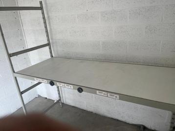 ca 120lm MAGAZIJNREKKEN tot 25cm hoog beschikbaar voor biedingen