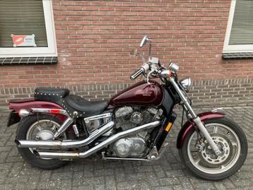 HONDA VT1100C SHADOW PRIJS 1295 EURO beschikbaar voor biedingen