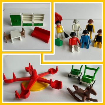Vintage :Playmobil draaimolen, meubels poppetje ,Enz. beschikbaar voor biedingen