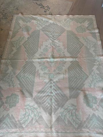 Wollen deken vintage pastel beschikbaar voor biedingen