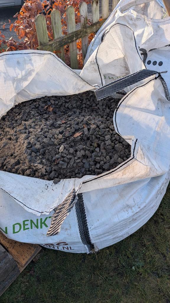 Basalt split, Tuin en Terras, Grind, Keien en Split, Zo goed als nieuw, Split, Antraciet, Ophalen