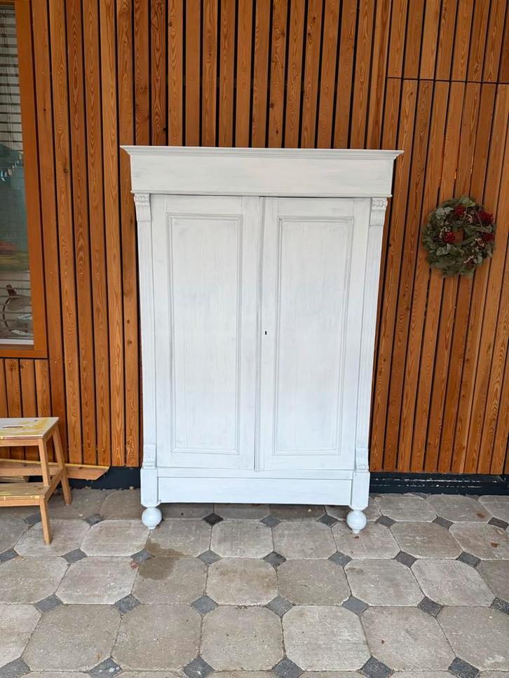 Antieke Meidenkast - Wit Geschilderd, Antiek en Kunst, Antiek | Meubels | Kasten, Ophalen