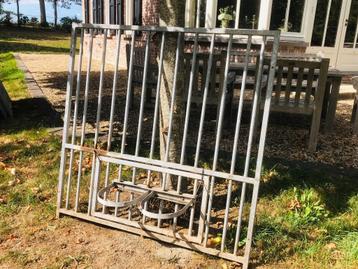 Kennelpaneel gegalvaniseerd 125 x 125 cm met draaideurtje beschikbaar voor biedingen