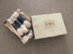 Vintage doosje DMC garen 8 strengen blanc neige, Ophalen, Zo goed als nieuw, Borduurgaren of Zijde
