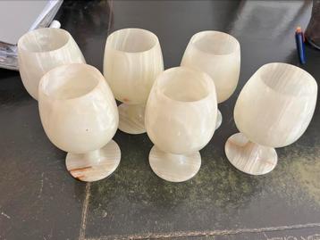 Laatste kans / 6 handgesneden onyx wijnglazen  beschikbaar voor biedingen
