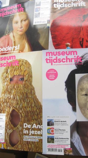 4 Kunsttijdschriften	 beschikbaar voor biedingen