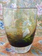 Prachtige oude glazen vaas uit Engeland met een uil 12,7 cm., Ophalen of Verzenden