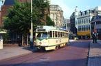 DEN HAAG - HTM tram 10 PCC 1121 Groenmarkt ca.1980 (VK081), Verzamelen, Verzenden, 1980 tot heden, Overige onderwerpen, Foto