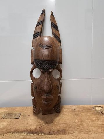 LEUK HOUTEN MASKER beschikbaar voor biedingen
