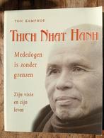 T. Kamphof - Thich Nhat Hanh, mededogen is zonder grenzen, Ophalen of Verzenden, Gelezen, T. Kamphof