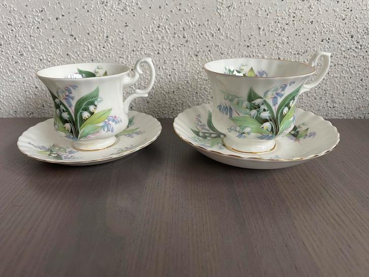 Paar kop en schotel Royal Albert Cheverell Summertime Series, Antiek en Kunst, Antiek | Servies los, Ophalen of Verzenden