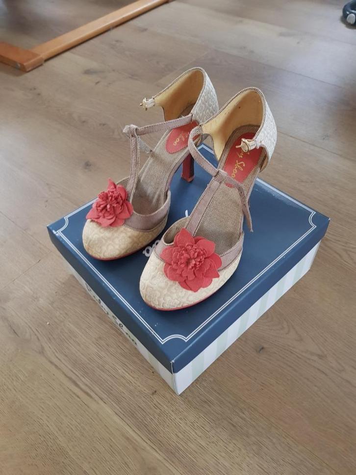 Prachtige dames schoenen Ruby shoo Jada maat 39, Kleding | Dames, Schoenen, Zo goed als nieuw, Beige, Ophalen of Verzenden