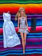 Vintage Barbie met outfits en kam, Ophalen of Verzenden, Gebruikt, Barbie