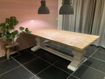 Eetkamertafel Kloostertafel + 6 Stoelen (optioneel) beschikbaar voor biedingen