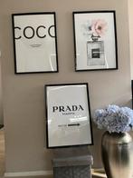 3x ingelijste posters CHANEL COCO PRADA - Zwarte Lijst, Huis en Inrichting, Ophalen, Zo goed als nieuw, Foto of Poster, Minder dan 50 cm