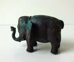 Bronzen beeldje van een olifant met groene tint 3572-b, Antiek en Kunst, Antiek | Koper en Brons, Ophalen of Verzenden, Brons
