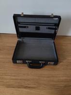 Zwarte aktetas / -koffer, Slot, Ophalen of Verzenden, Zo goed als nieuw, Minder dan 50 cm