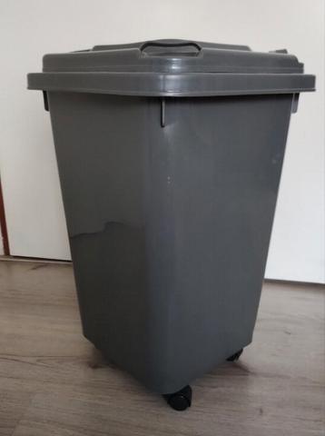 Leuke kliko prullenbak , vuilnisbak voor in de keuken e.d. beschikbaar voor biedingen