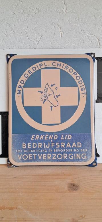 Emaille bord voetverzorging beschikbaar voor biedingen