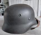 Duitse M40 helm., Verzamelen, Militaria | Tweede Wereldoorlog, Ophalen of Verzenden, Luchtmacht, Duitsland, Helm of Baret