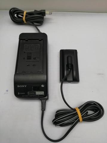 Sony AC-V16 power adapter beschikbaar voor biedingen