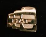 DAF trio pin in doosje- goudkleur, Verzamelen, Speldjes, Pins en Buttons, Nieuw, Transport, Speldje of Pin, Verzenden