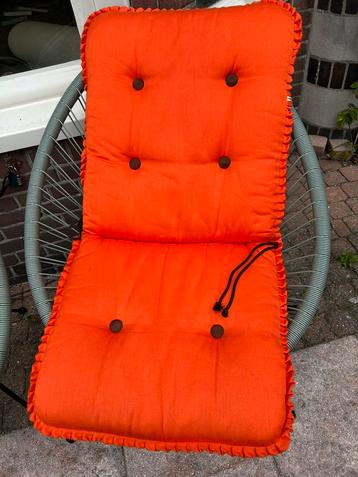 4 oranje retro tuinstoelkussens beschikbaar voor biedingen