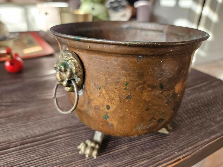 Koperen Plantenpot met Leeuwenkoppen, Antiek en Kunst, Antiek | Koper en Brons, Brons, Ophalen of Verzenden