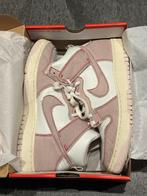Nike Dunk High 1985 "Barely Rose Denim" - Maat 41, Nike, Ophalen of Verzenden, Roze, Sneakers of Gympen