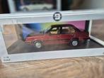 Volvo 360 sedan 1:18 bordeaux rood Triple9, Ophalen of Verzenden, Nieuw, Auto, Overige merken