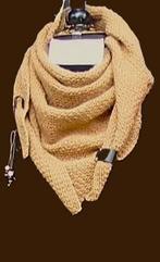 WARME WINTERSJAAL GEHAAKT DRIEHOEK NIEUW MET SPELD, Ophalen of Verzenden, Nieuw, Maat 42/44 (L), Sjaal