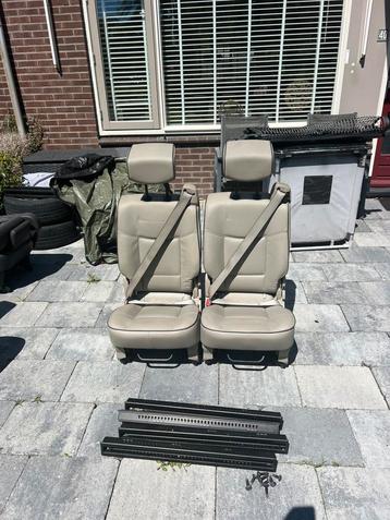 2 beige leren stoelen 3p gordel isofix zelfbouw oldtimer beschikbaar voor biedingen