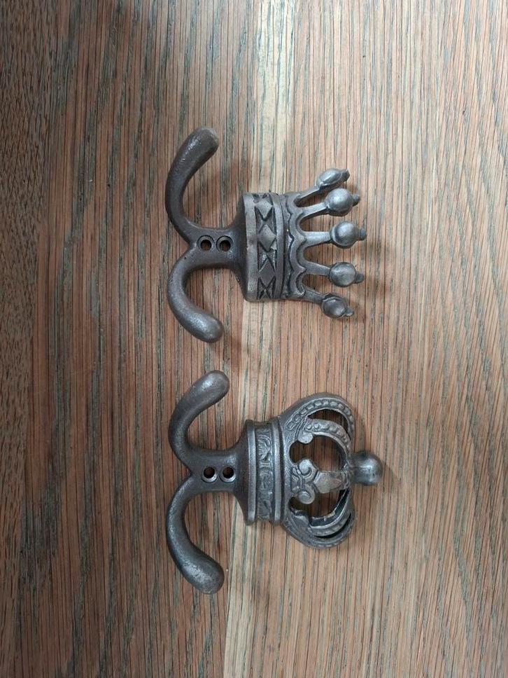 Kroon Haken - Set van 2, Huis en Inrichting, Woonaccessoires | Kapstokken, Gebruikt, Wandhaken, Minder dan 100 cm, Metaal, Ophalen of Verzenden