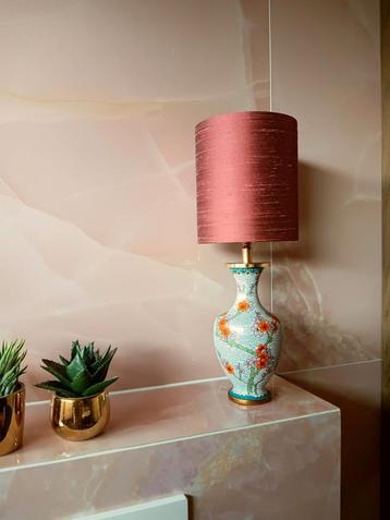 Cloisonné-vaaslamp beschikbaar voor biedingen
